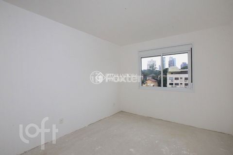 Image 9 - 882061