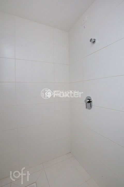 Image 17 - 882061