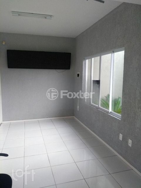 Image 8 - 882066