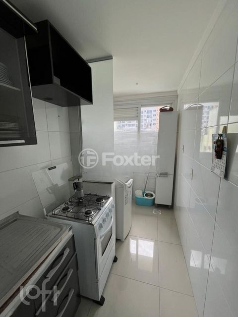 Image 10 - 882098