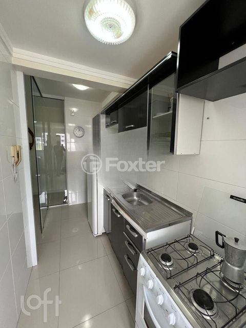 Image 9 - 882098