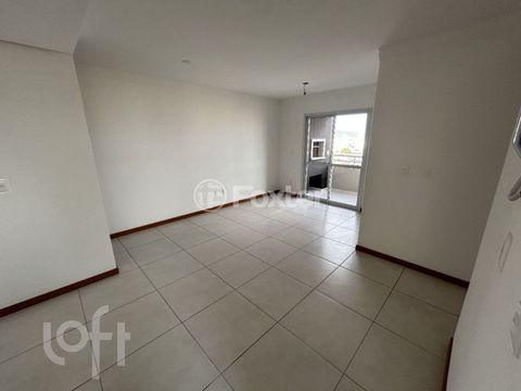 Image 3 - 882100