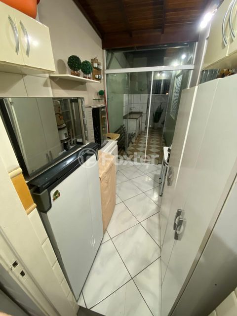 Image 8 - 882108