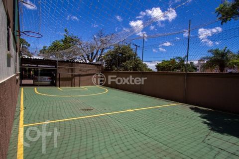 Image 19 - 882111