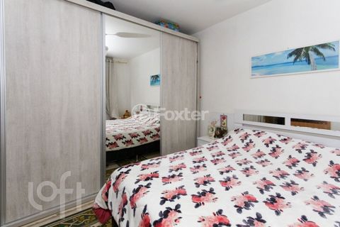 Image 10 - 882111