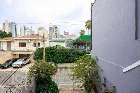 Image 11 - 882119