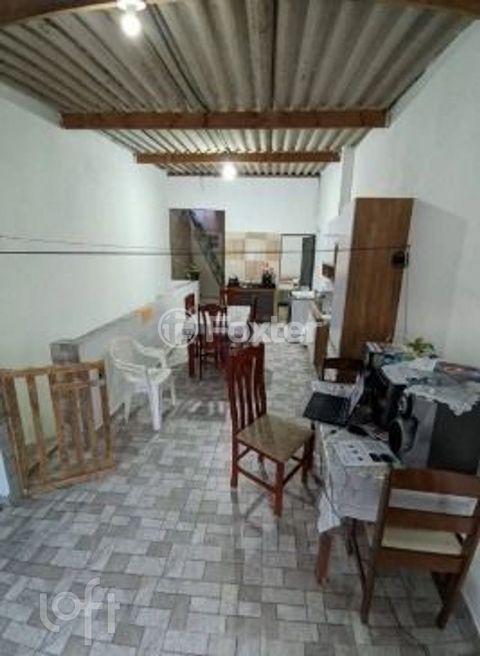 Image 4 - 882122