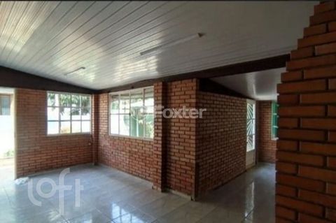 Image 11 - 882123
