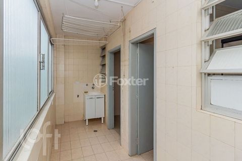 Image 19 - 882127