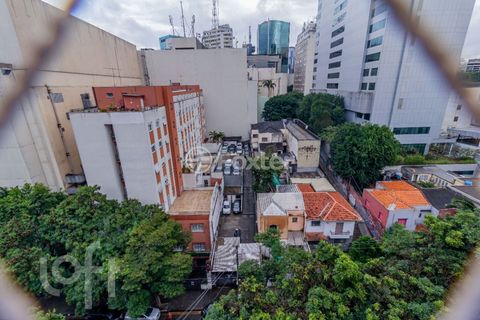 Image 3 - 882127