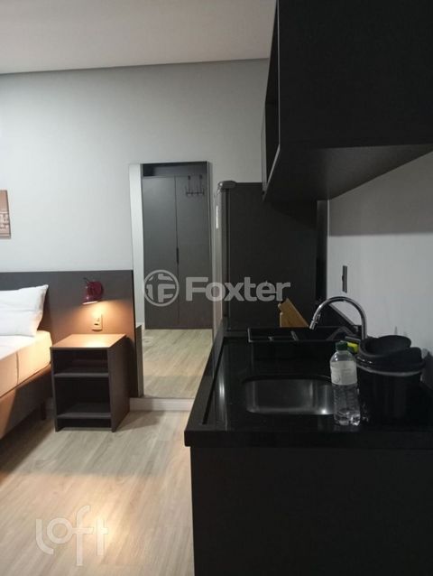 Image 7 - 882133