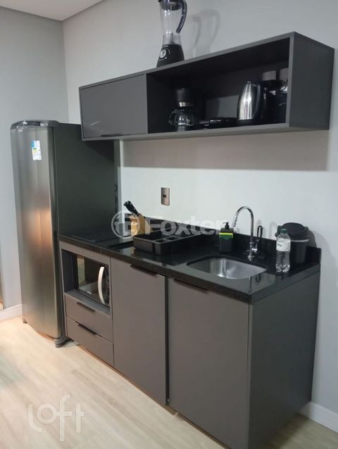 Image 8 - 882133