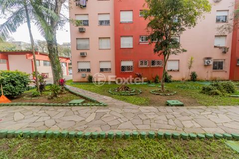 Image 19 - 882147