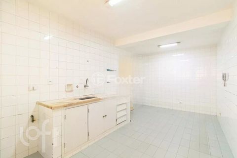 Image 3 - 882153
