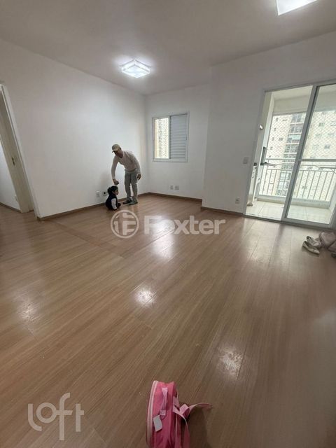 Image 1 - 882156