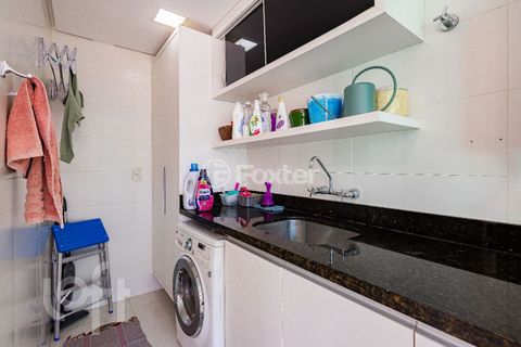 Image 10 - 882159