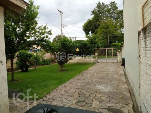 Image 9 - 882160