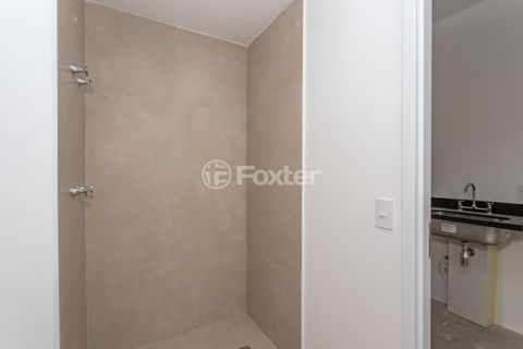 Image 11 - 882161