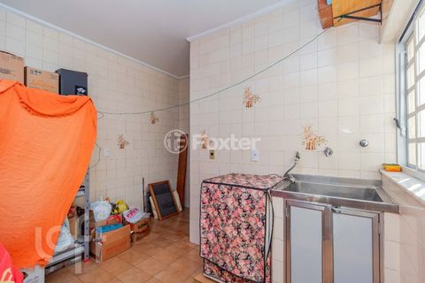Image 8 - 882168