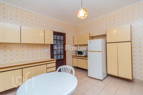 Image 4 - 882168