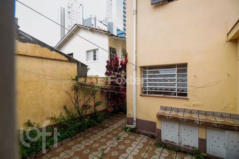 Image 18 - 882168