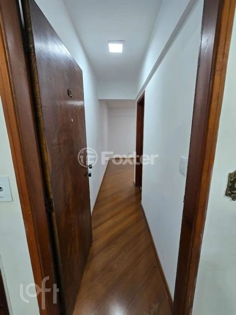 Image 8 - 882182