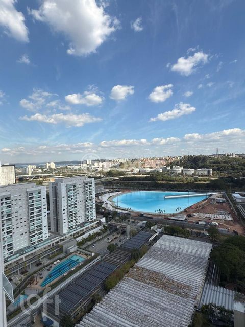 Image 8 - 882211