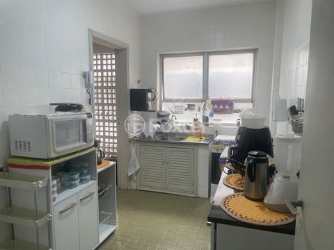 Image 3 - 882215