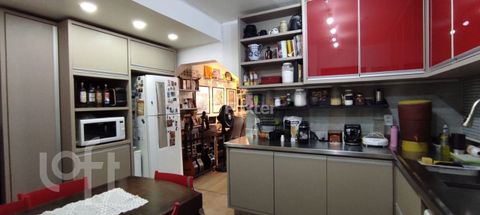 Image 10 - 882217