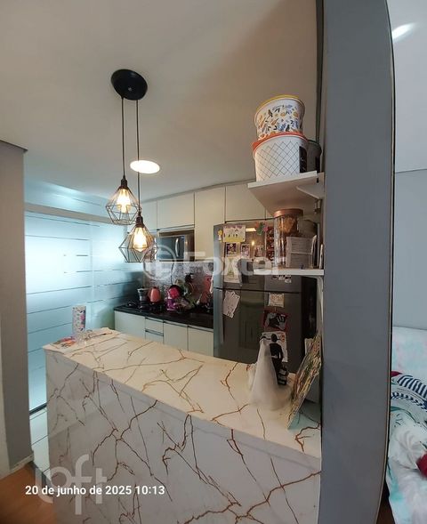 Image 7 - 882218