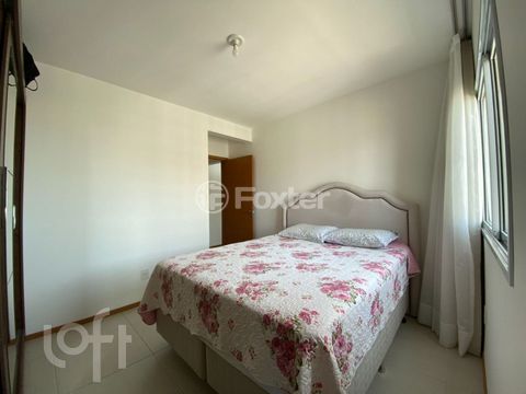 Image 7 - 882223