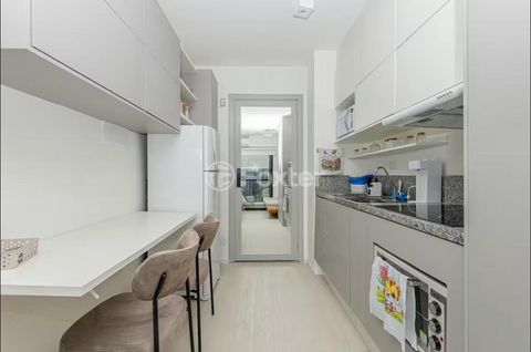 Image 5 - 882225