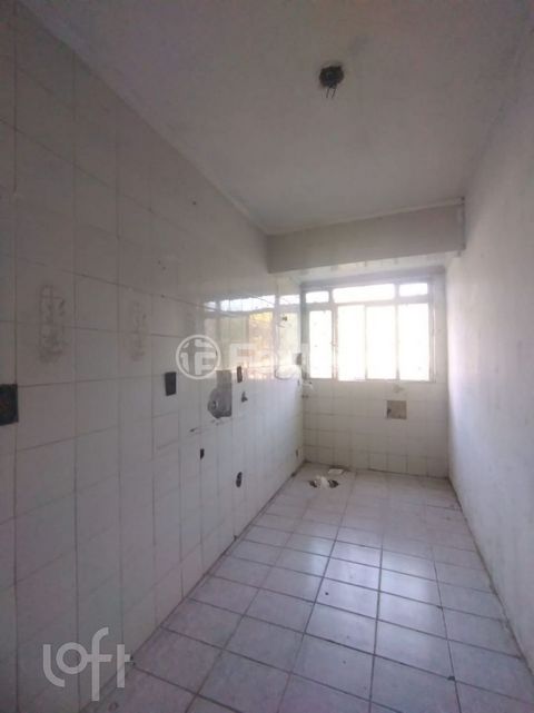 Image 2 - 882228