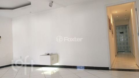 Image 8 - 882232