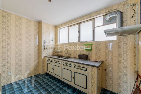 Image 8 - 882247