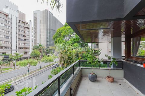 Image 19 - 882251