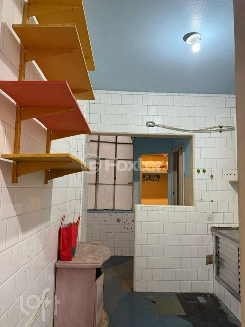 Image 17 - 882257