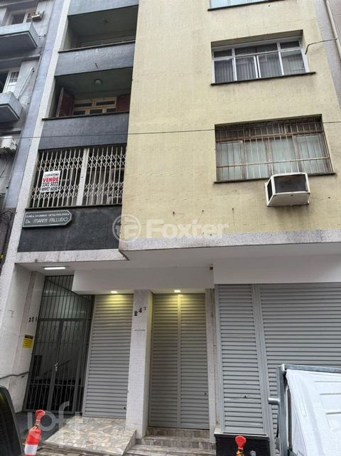 Image 0 - 882257