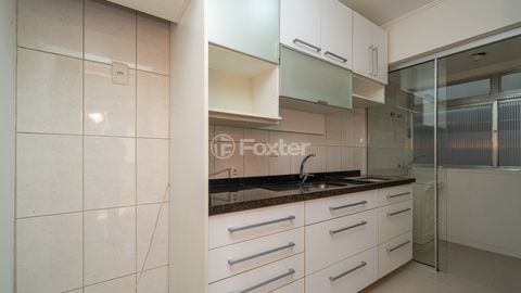 Image 7 - 882280
