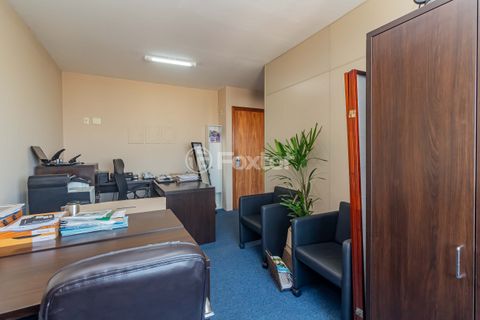 Image 7 - 882284