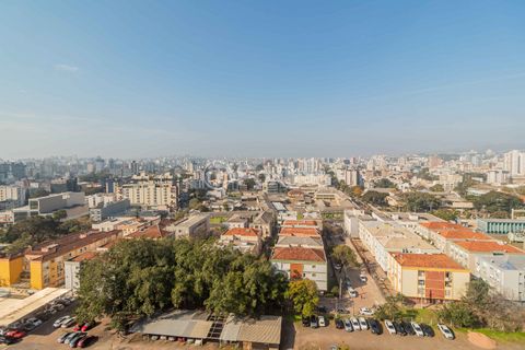 Image 14 - 882284