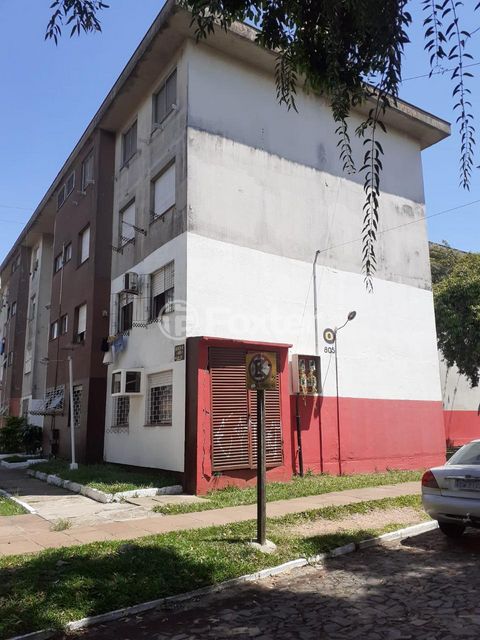 Image 5 - 882315