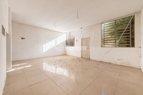 Image 17 - 882316
