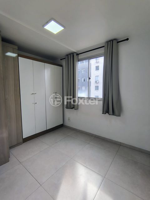 Image 8 - 882318