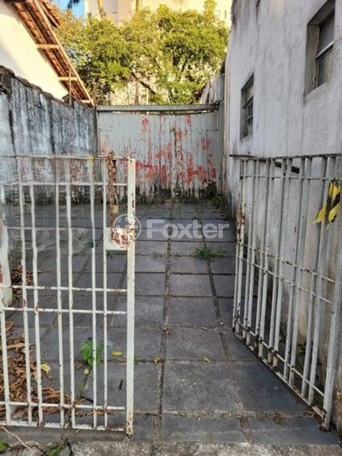 Image 4 - 882320