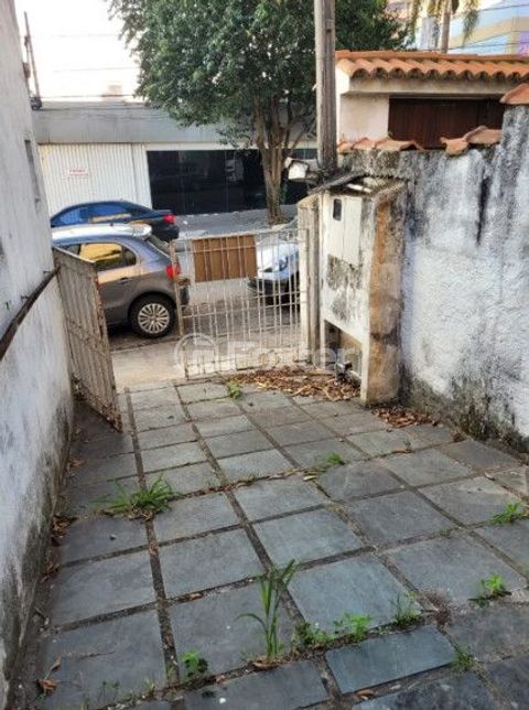 Image 8 - 882320