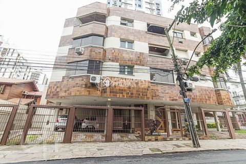 Image 16 - 882329