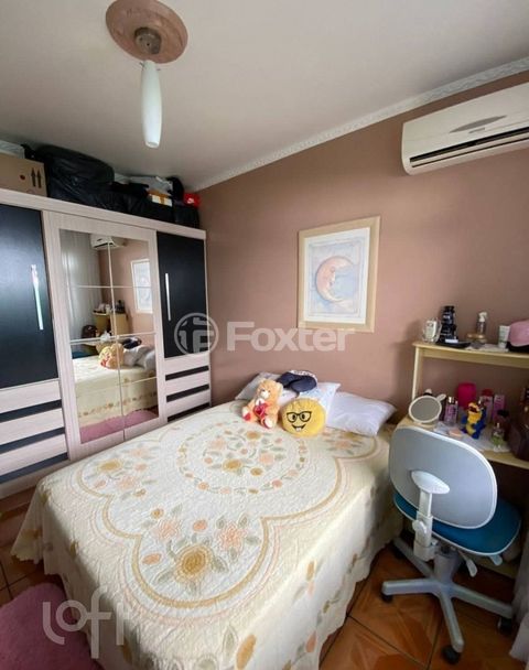 Image 7 - 882330