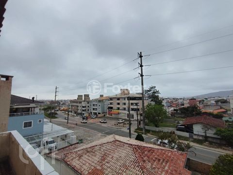 Image 15 - 882361