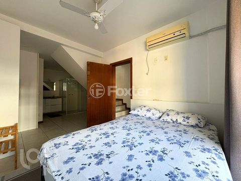 Image 7 - 882363